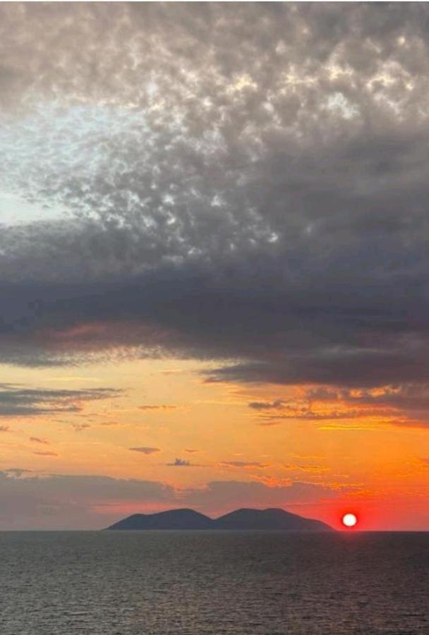 Relax Rental Vlorë エクステリア 写真